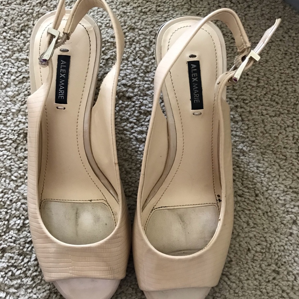 Nude Wedges